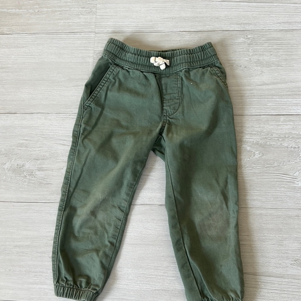 Carter’s boys green jogger pants 2T